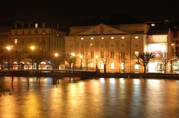 Theater Luzern bei Nacht