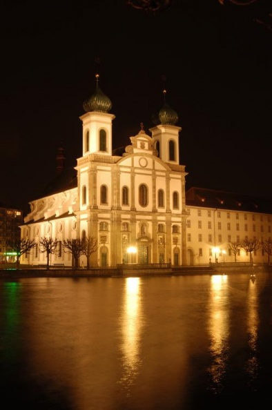 Jesuitenkirche Luzern bei Nacht