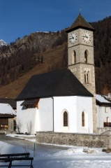 Kirche in Tschierv